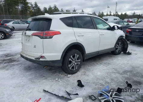 2017 Toyota Rav4 Le z USA, uszkodzony, nr VIN 2T3BFREV3HW624060